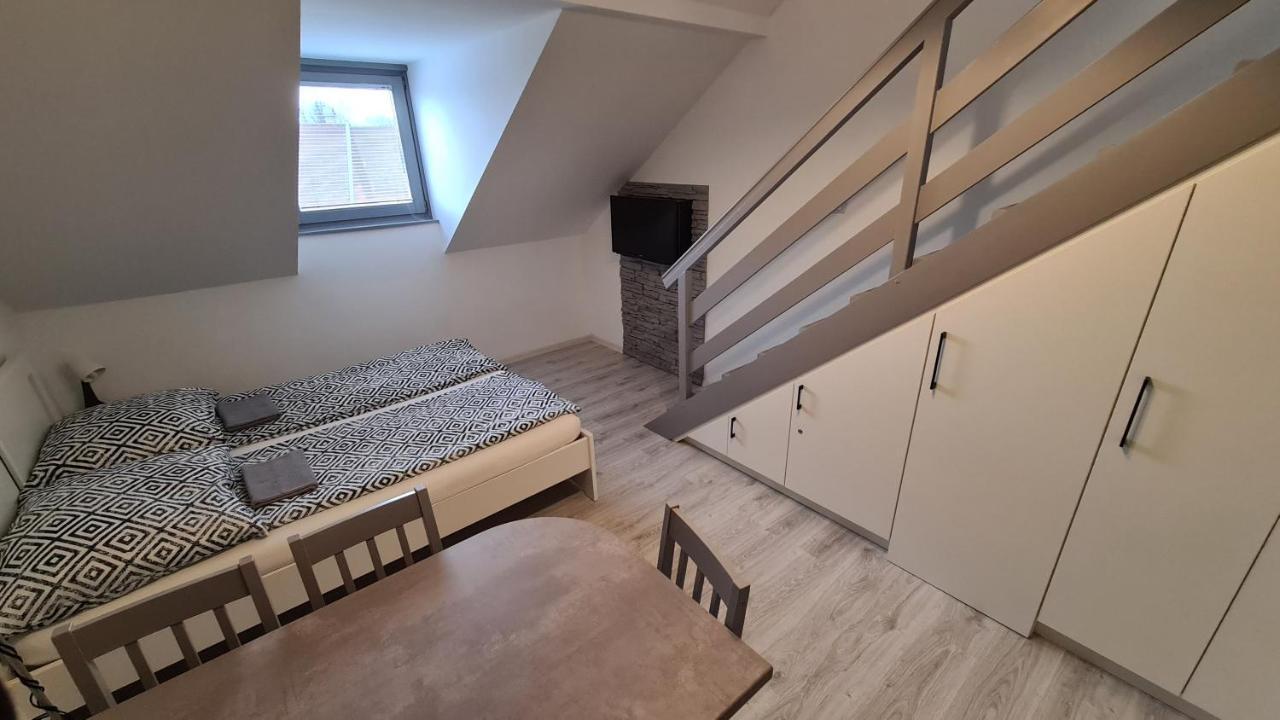 Gyulai-Fuerdo-Apartman Ii. Esterno foto