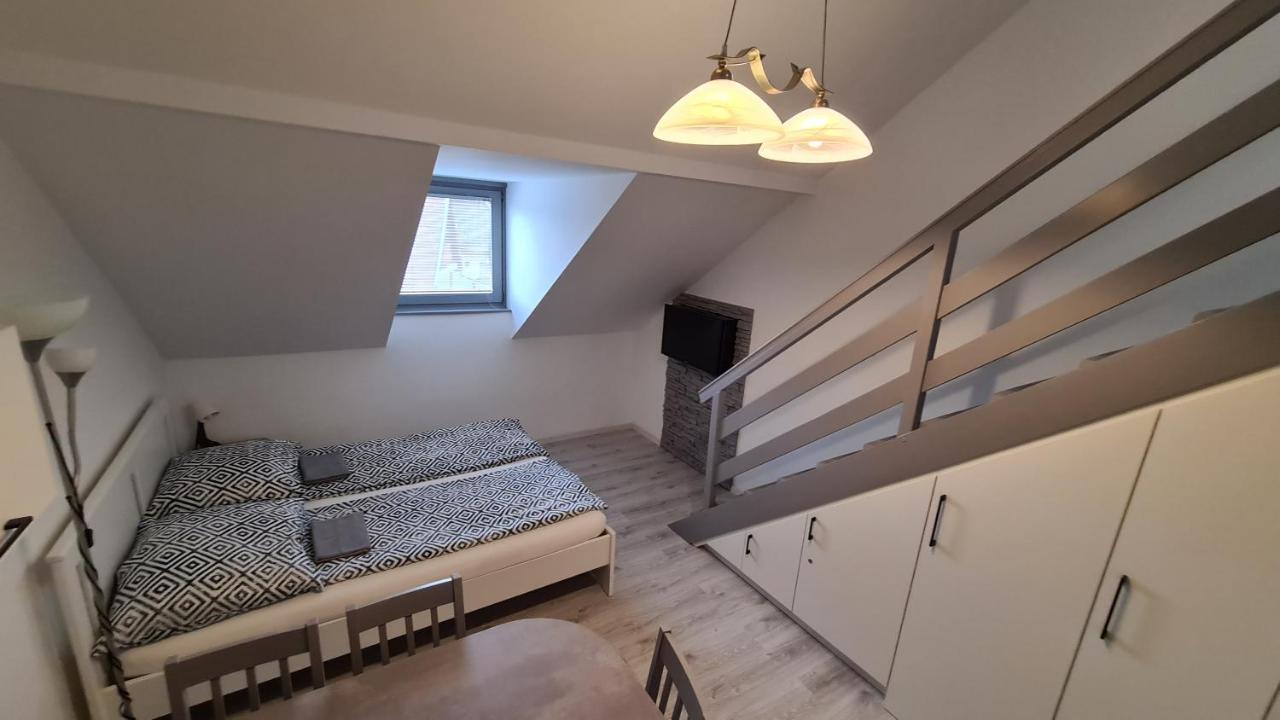 Gyulai-Fuerdo-Apartman Ii. Esterno foto