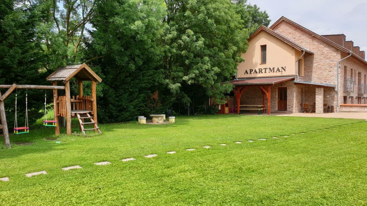 Gyulai-Fuerdo-Apartman Ii. Esterno foto