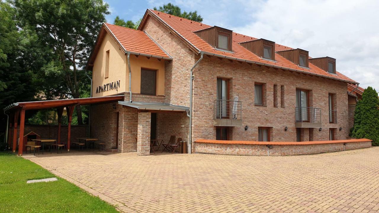 Gyulai-Fuerdo-Apartman Ii. Esterno foto